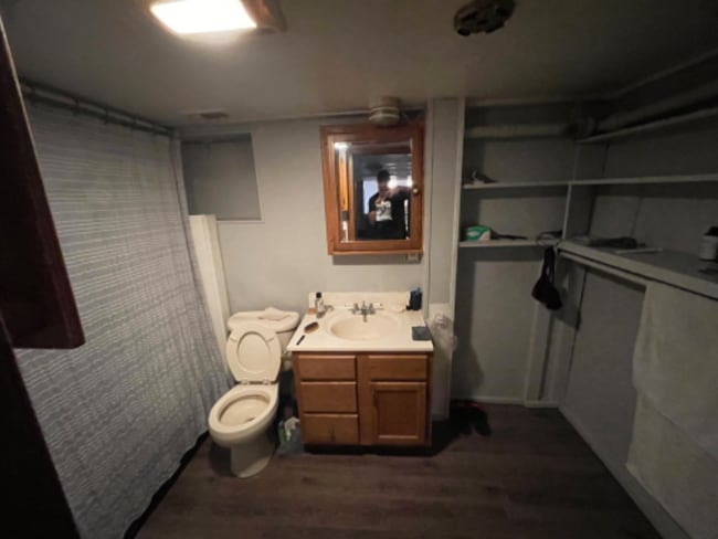 Photo - 400 E Thrush Ave