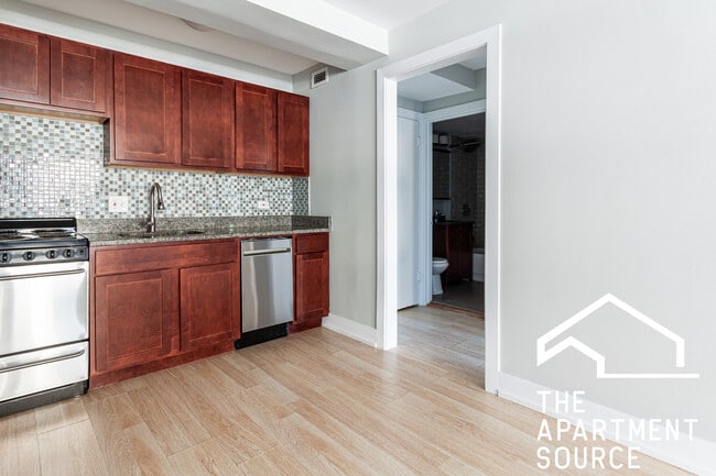 Photo - 445 W Wellington Ave Unit 04B