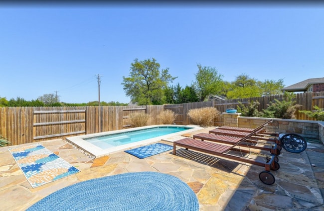 Photo - 1205 Half Hitch Trl