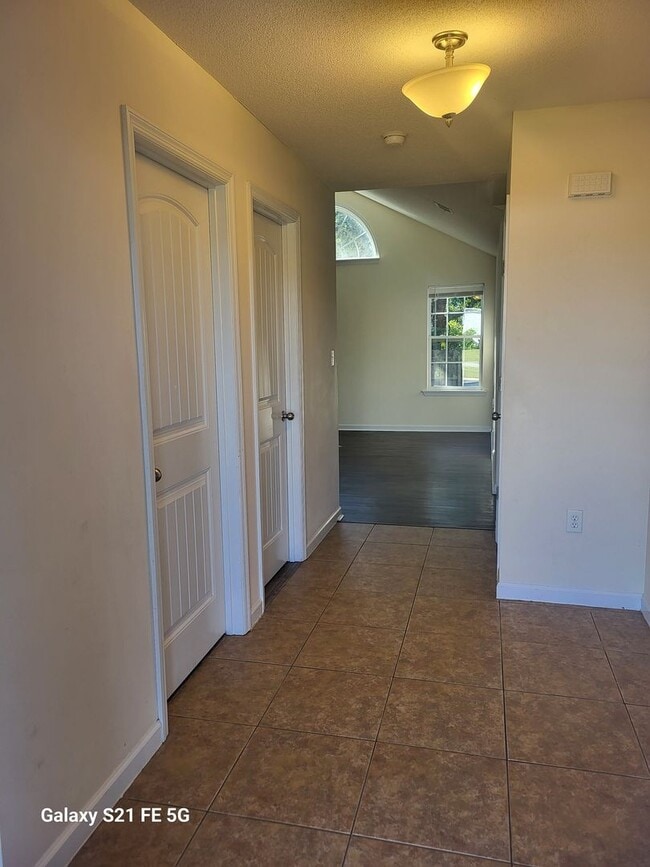 Photo - Beautiful 3/2 Near Moody Air Force Base; O...