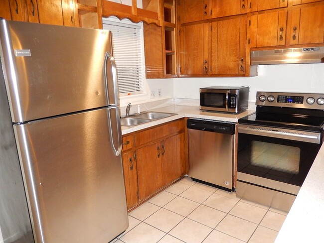 Photo - 2807 Botany Pl