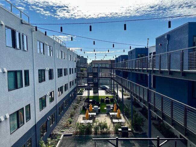 E. Courtyard - 1919 Market Street Apartamentos