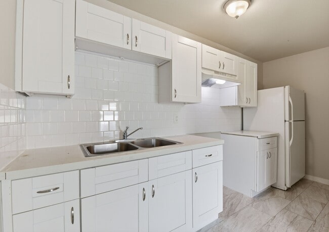 Photo - 303 Gans St