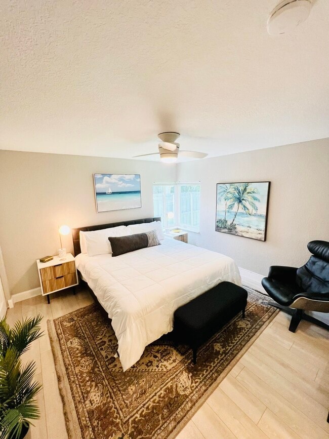 Photo - 5365 N Andrews Ave