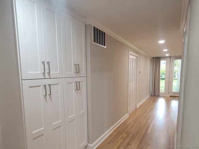 Photo - 160 Fairfield Woods Rd Unit APT 43