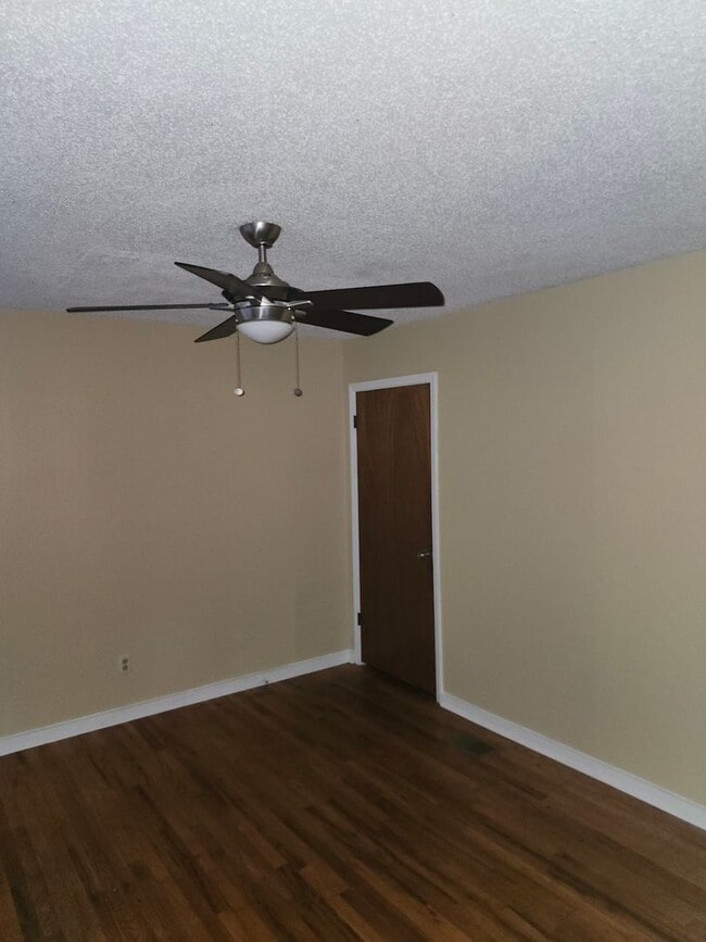 Photo - 301 Gaile Ave