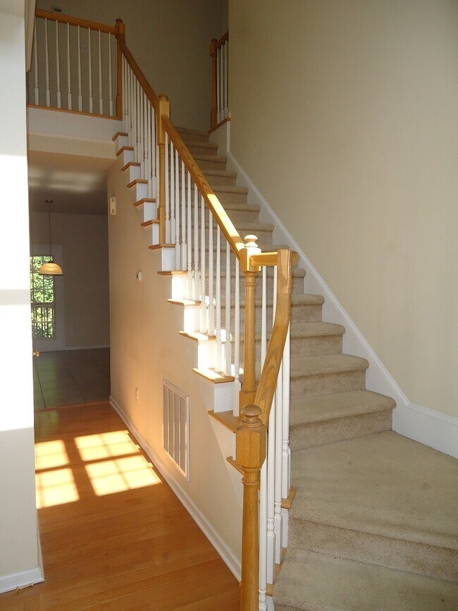 Photo - 417 Oakhall Dr