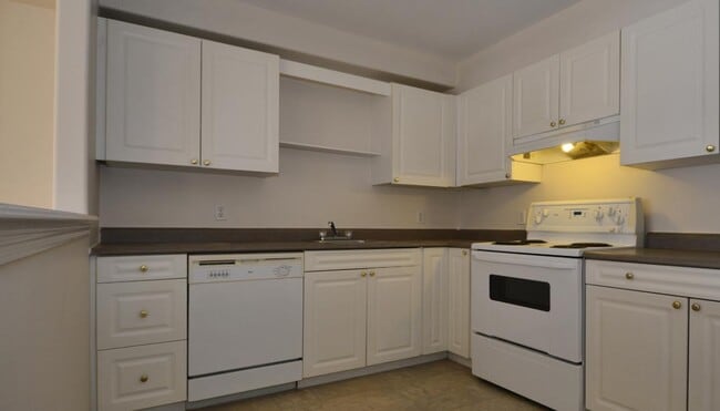 Photo - 155 Stoneybrook Court