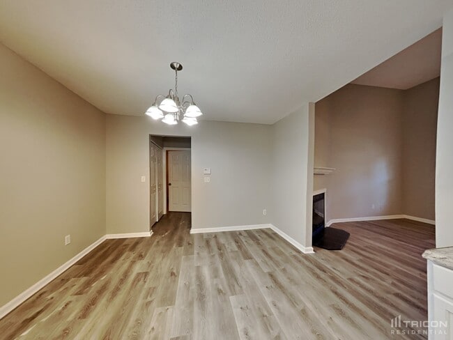 Photo - 374 Chesapeake Way