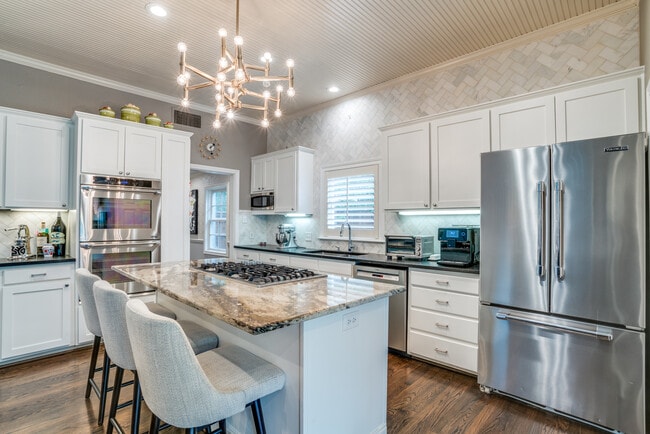 Photo - 3312 Villanova St