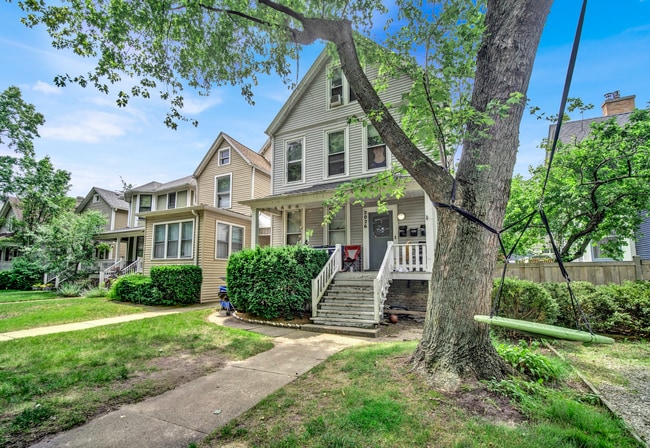 Building Photo - 2026 Maple Ave Unit House
