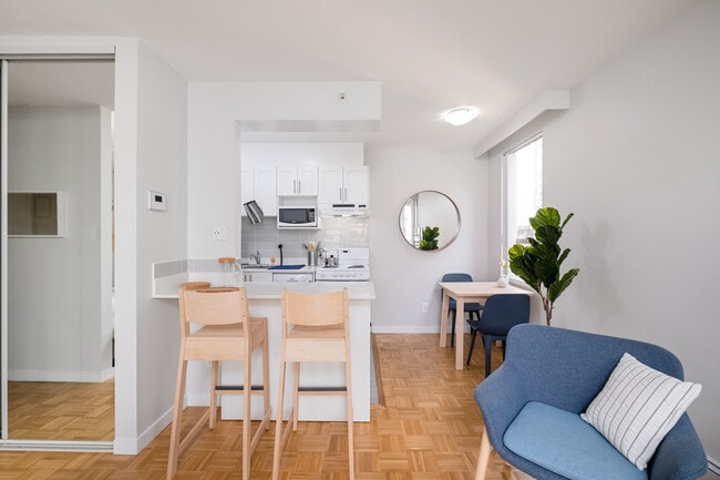 Building Photo - Somerset Unit 00507