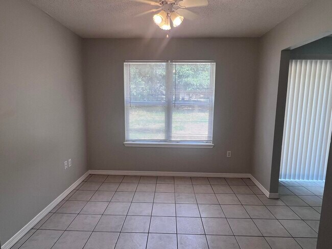 Photo - 2809 Geronimo Dr