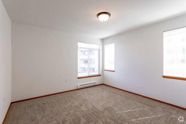 Spruce - Layout A - 2BR, 2BA - 950 SF