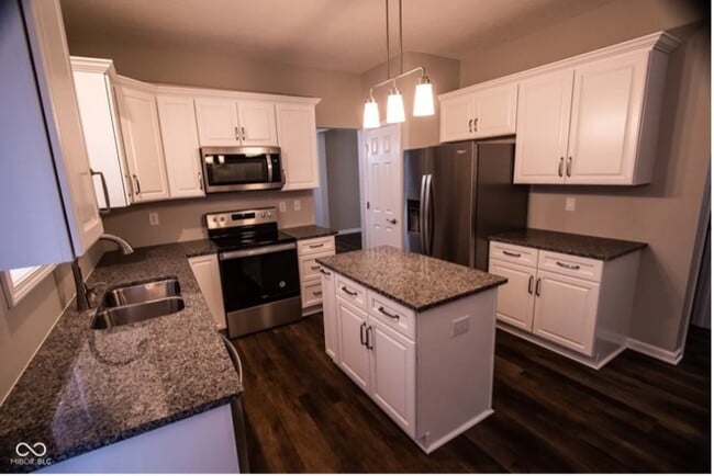 Photo - 10813 Putnam Pl