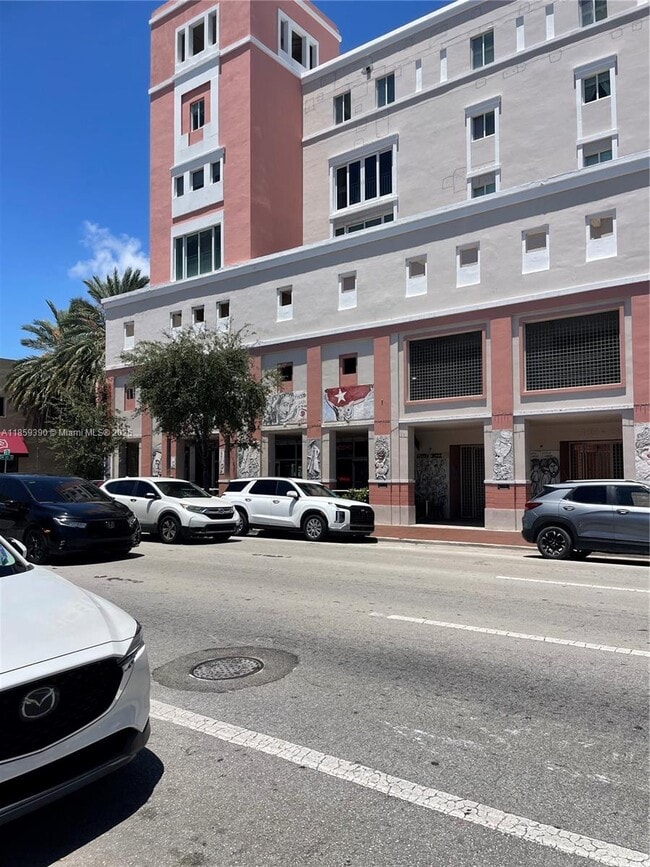 Building Photo - 1475 SW 8th St Unit #403 Rental