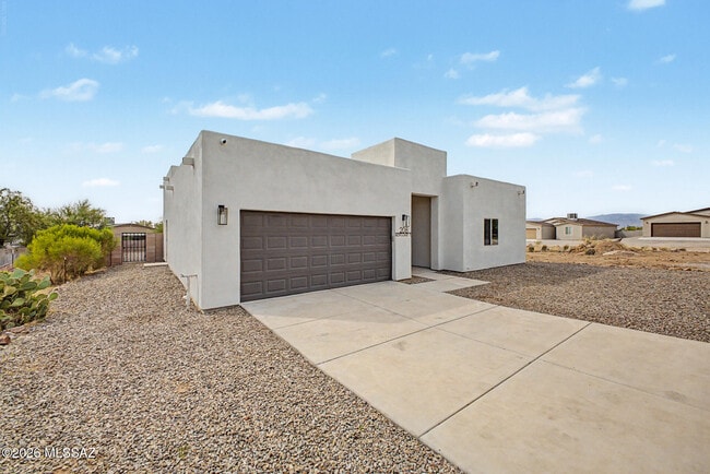 Photo - 208 S Montgomery Pl