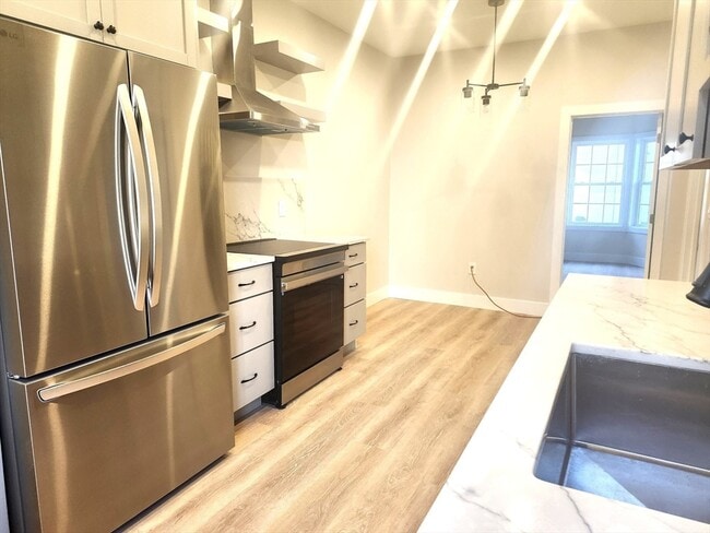 Photo - 264 Bowen St