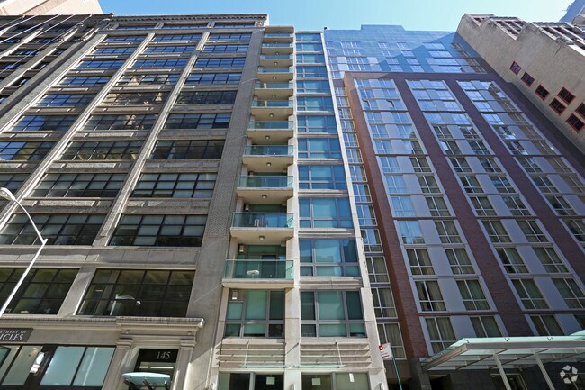 Photo - 143 W 30th St