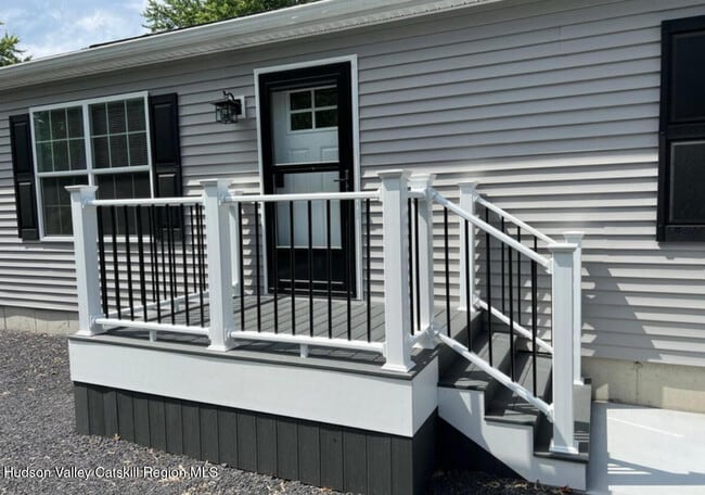 Photo - 37 Van Dyck St