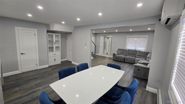 Photo - 80-06 209th St