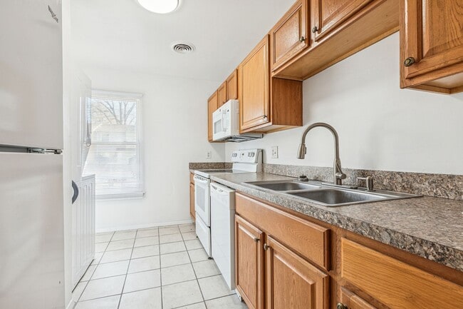 Photo - Cute townhome in Cavalier Manor!