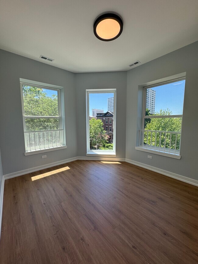 Photo - 4901 N Kenmore Ave Unit 2