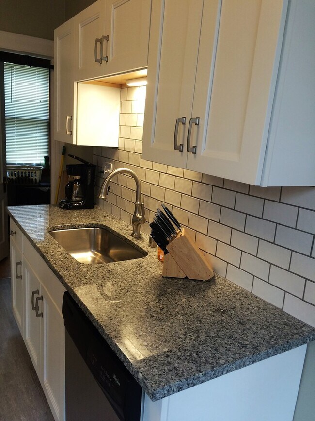 Photo - 1832 N Warren Ave Unit 1834 Warren (lower)