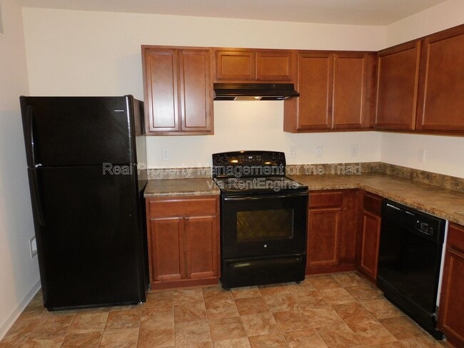 Photo - 415 Hidden Brook Ln