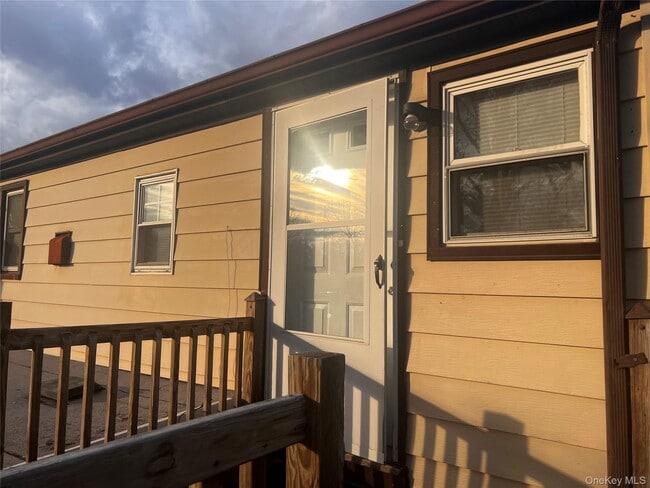 Photo - 20 W Belmont St