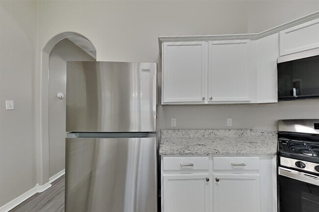 Photo - 5219 Whitebridge Ln