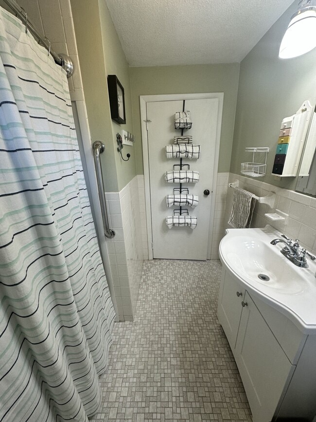 80 Engrem Ave Unit 1