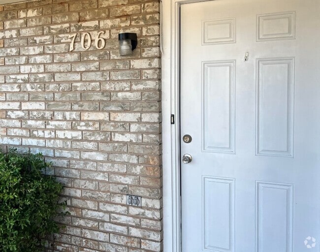 Building Photo - Redbud Duplex Rental