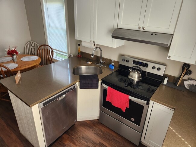 Building Photo - 661 Hevey St Unit Second Floor Rental