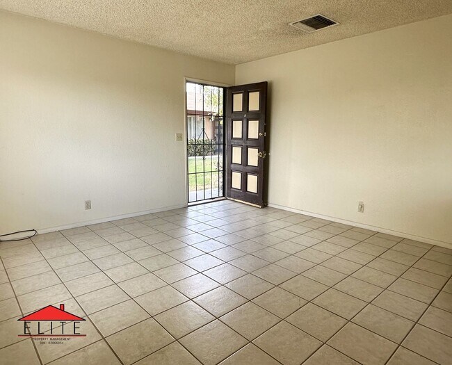 Photo - 428 W Robertson Rd Unit #A