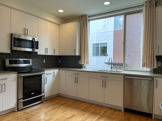 2311 A 48th Ave SW