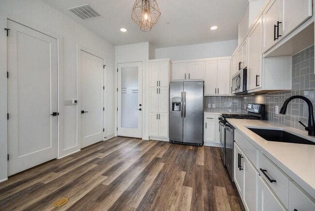 Photo - 607 W St Johns Ave Unit 2