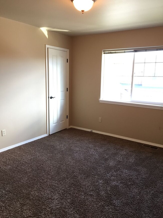 Building Photo - c632 Unit 3 Rental