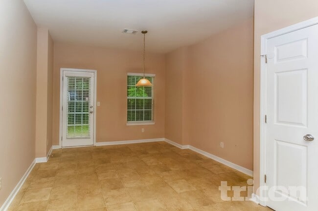 Photo - 6193 Hemperly Rd