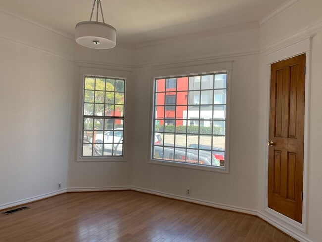 Photo - 627 N Hill St