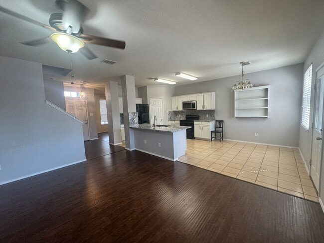 Photo - 1705 River Oaks Dr