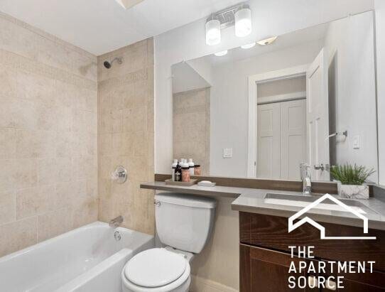 Photo - 696 Elm Pl Unit 300