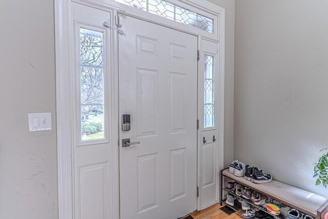 Photo - 305 Raymound Blvd