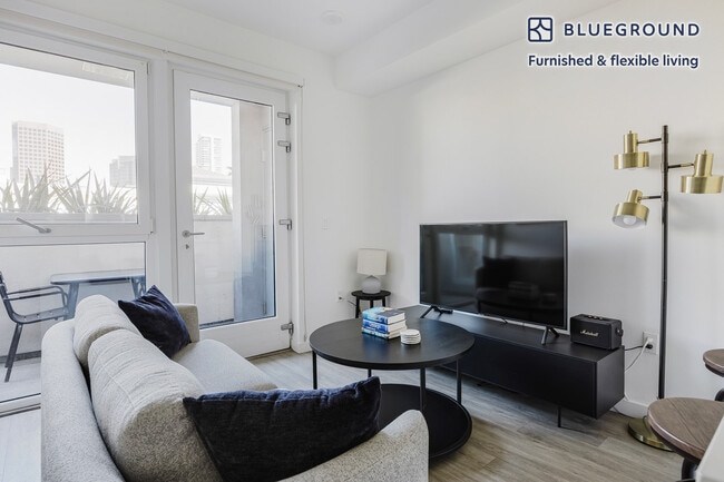 Photo - 12035 Wilshire Blvd Apartamento Unidad FL3-ID1294