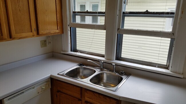 Photo - 532 W Wilson St Unit 1