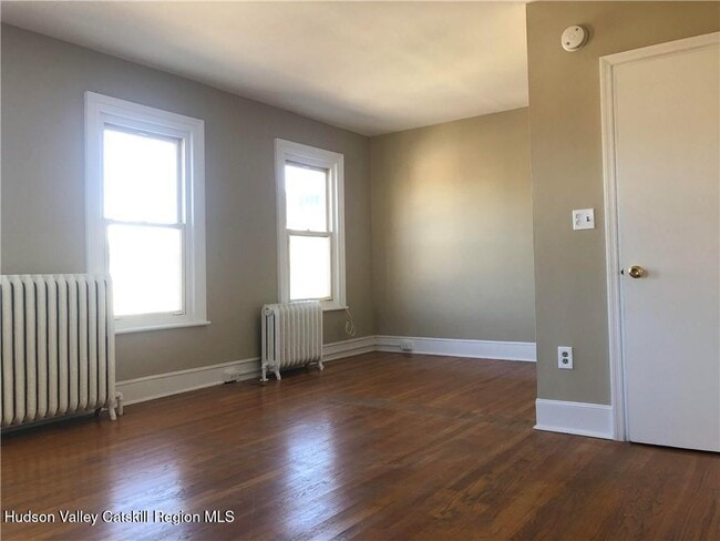 Photo - 261 Fair St