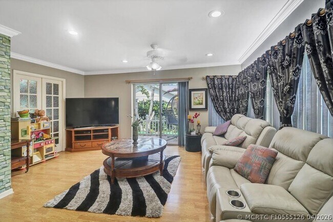 1521 Snapdragon Dr
