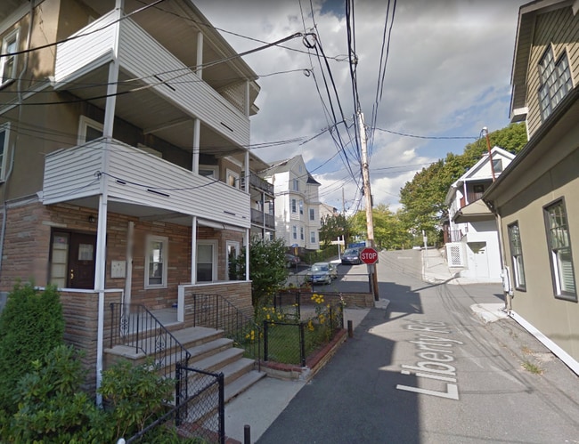 Building Photo - 121 Liberty Rd Unit 3