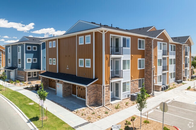 Rendezvous Trail Apartments