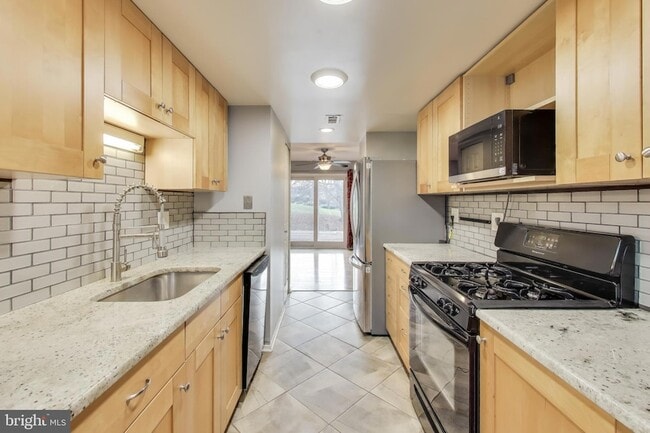 Photo - 5769 Yellowrose Ct